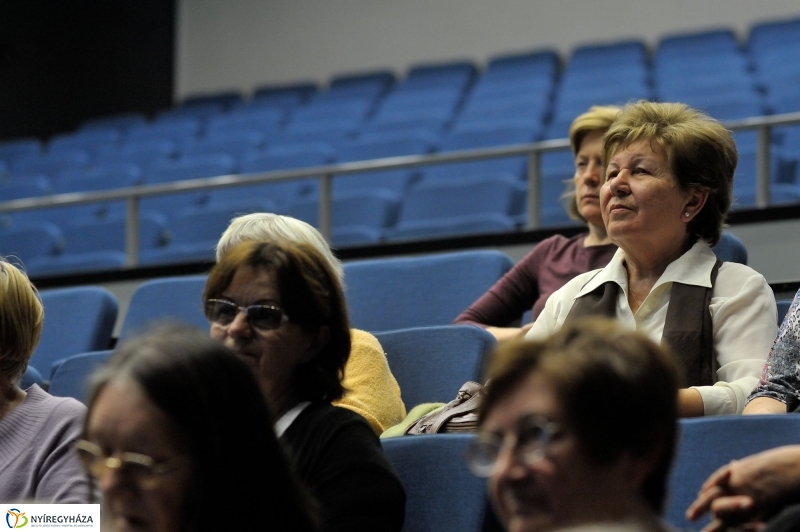 Szépkorúak Akadémiája a VMKK-ban