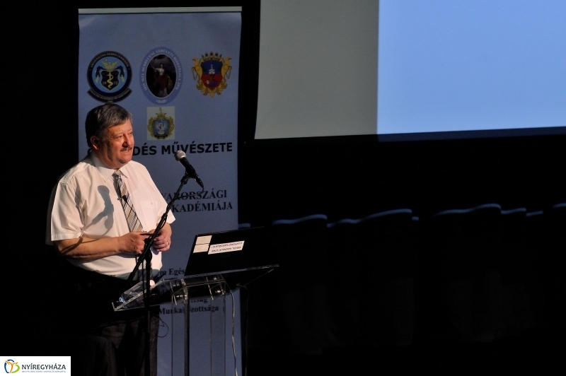 Szépkorúak Akadémiája a VMKK-ban