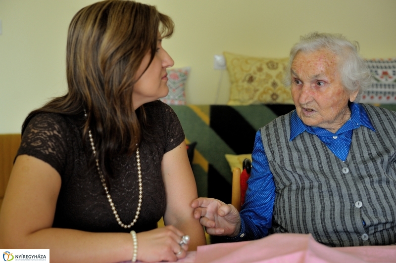 Szépkorú köszöntése - Purgel Katalin