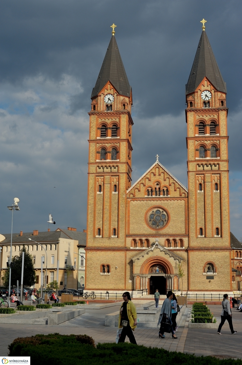 Tavaszi délután a belvárosban