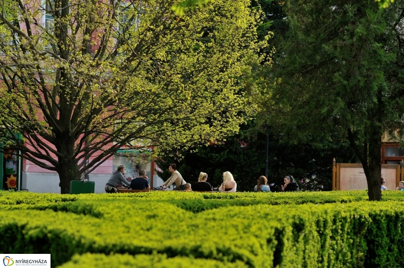 Tavaszi délután a belvárosban