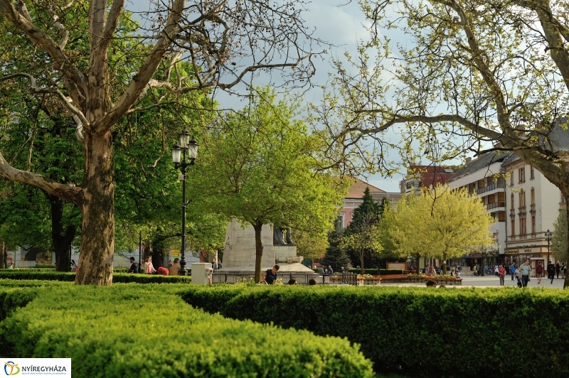 Tavaszi délután a belvárosban