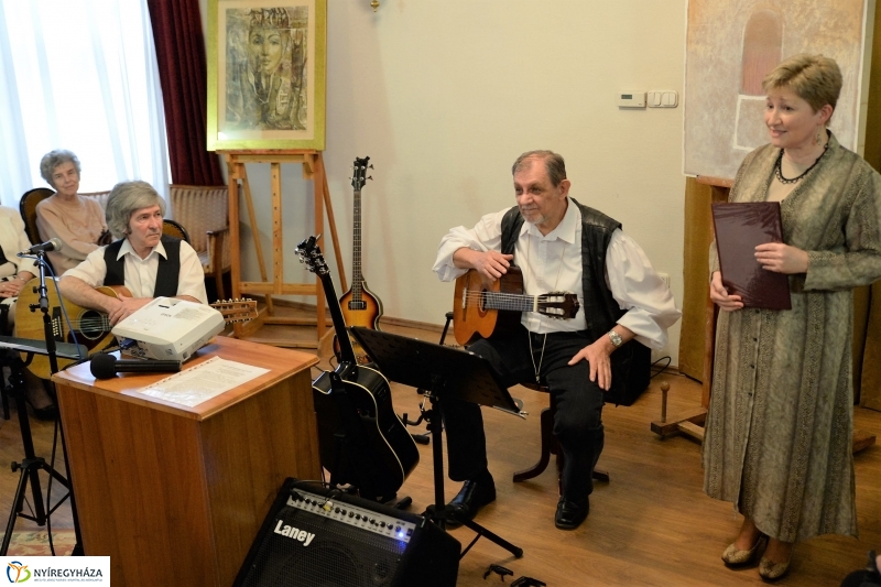 Portréfilmek, zene, a Tünet Együttes fellépése a Bencs Villában