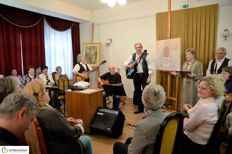 Portréfilmek, zene, a Tünet Együttes fellépése a Bencs Villában