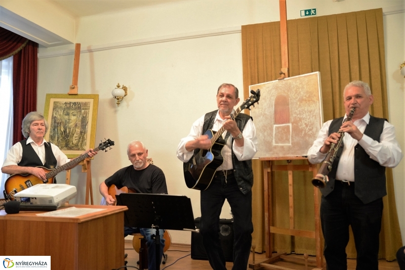 Portréfilmek, zene, a Tünet Együttes fellépése a Bencs Villában