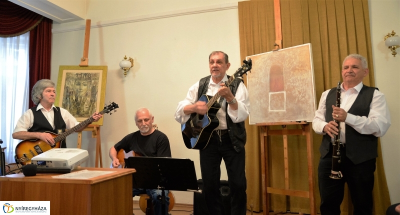 Portréfilmek, zene, a Tünet Együttes fellépése a Bencs Villában