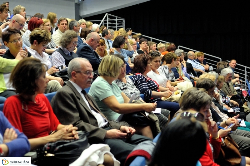 A jövőért, gyermekeink oktatásáért konferencia