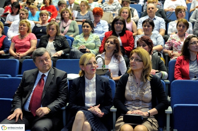 A jövőért, gyermekeink oktatásáért konferencia