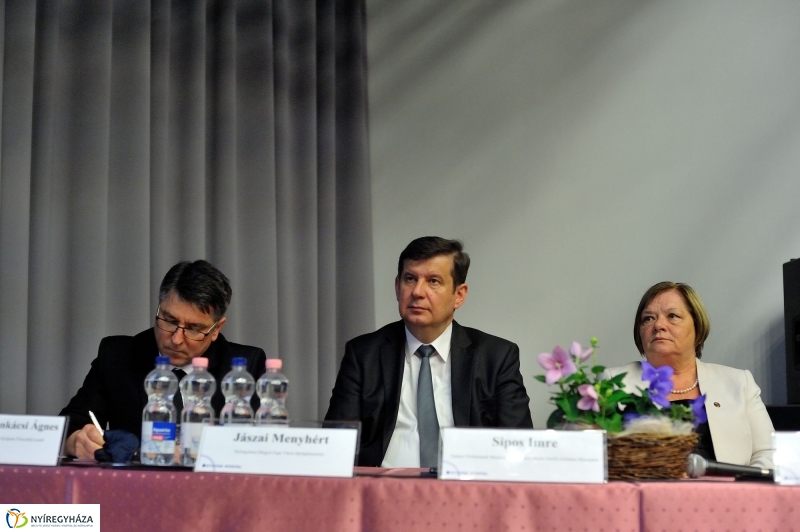 A jövőért, gyermekeink oktatásáért konferencia