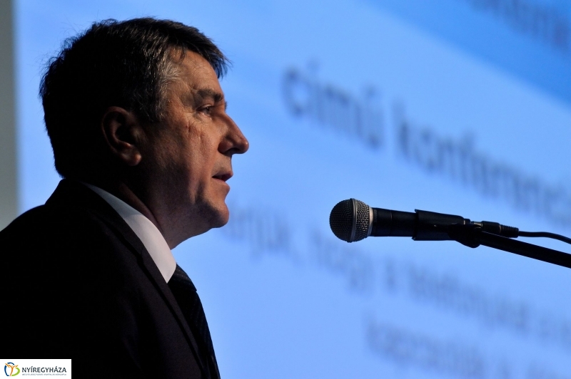 A jövőért, gyermekeink oktatásáért konferencia