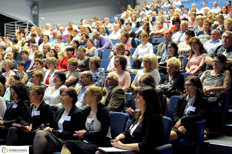A jövőért, gyermekeink oktatásáért konferencia