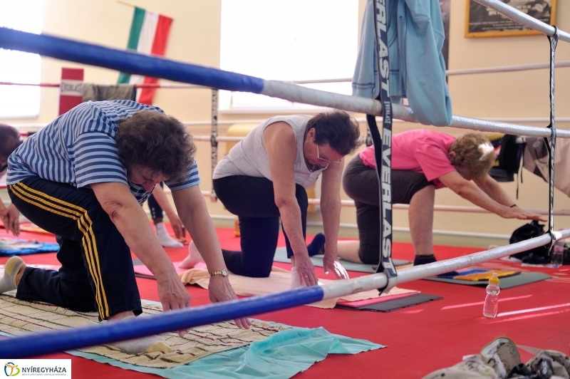 Szépkorúak jógája