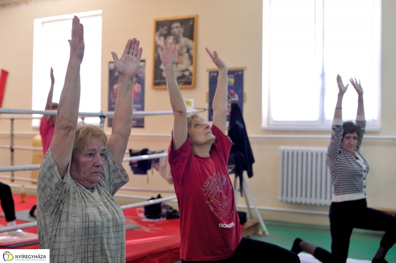 Szépkorúak jógája