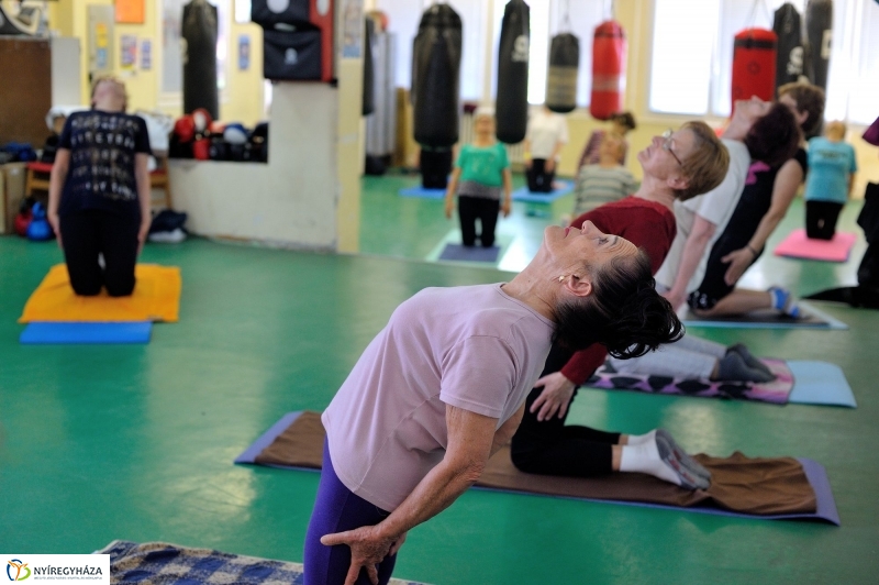 Szépkorúak jógája