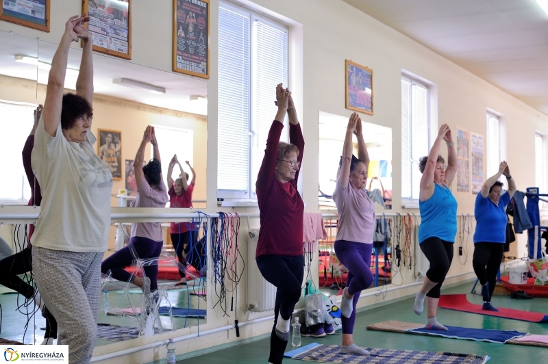 Szépkorúak jógája