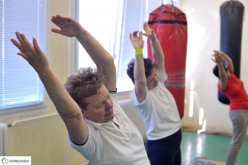 Szépkorúak jógája