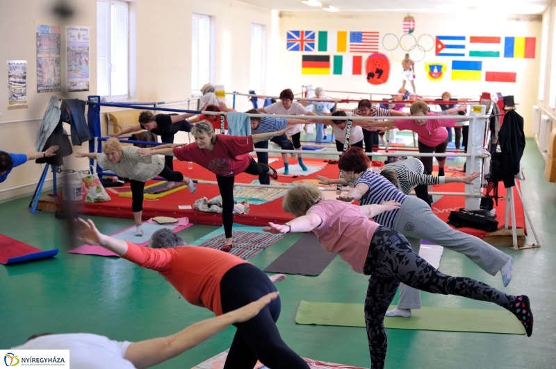 Szépkorúak jógája