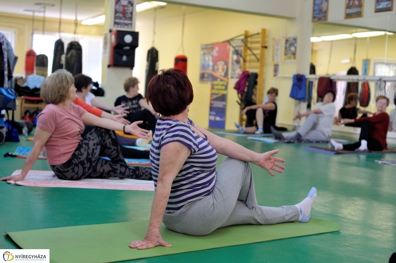 Szépkorúak jógája