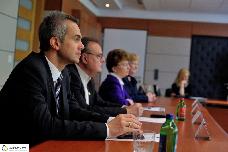 Egyetemek találkozása