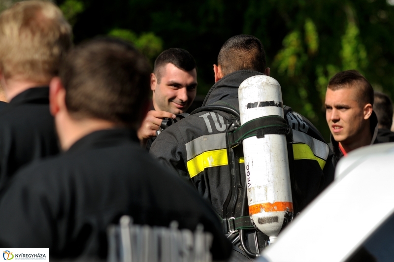 Tűzoltók a magasban