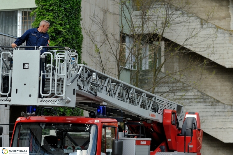 Tűzoltók a magasban
