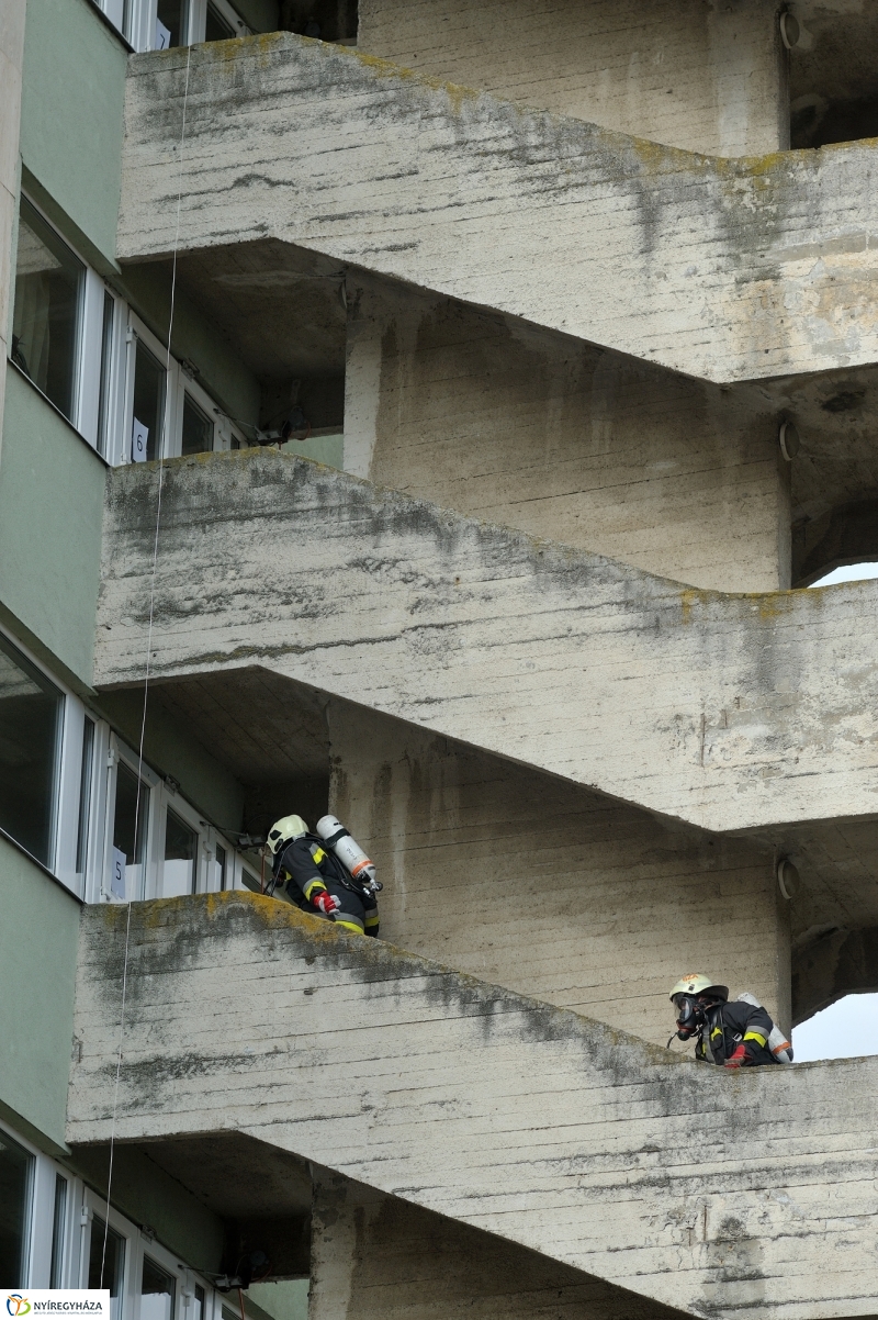 Tűzoltók a magasban