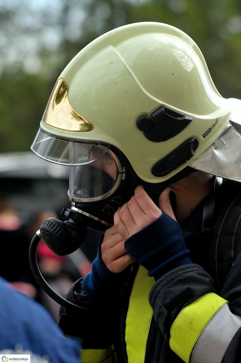 Tűzoltók a magasban