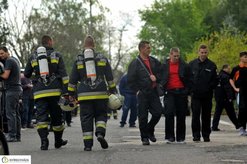 Tűzoltók a magasban