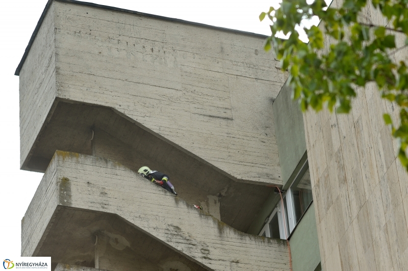 Tűzoltók a magasban