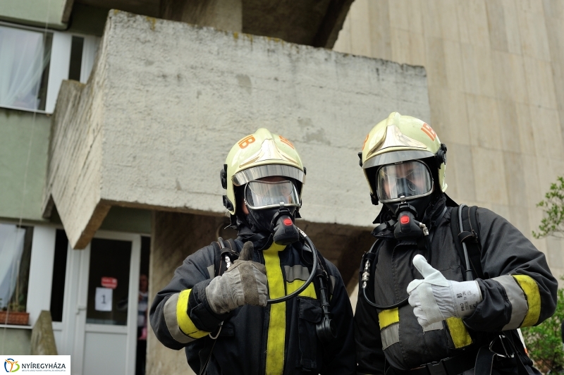 Tűzoltók a magasban
