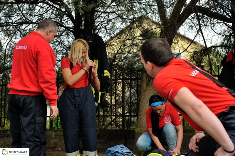 Tűzoltók a magasban