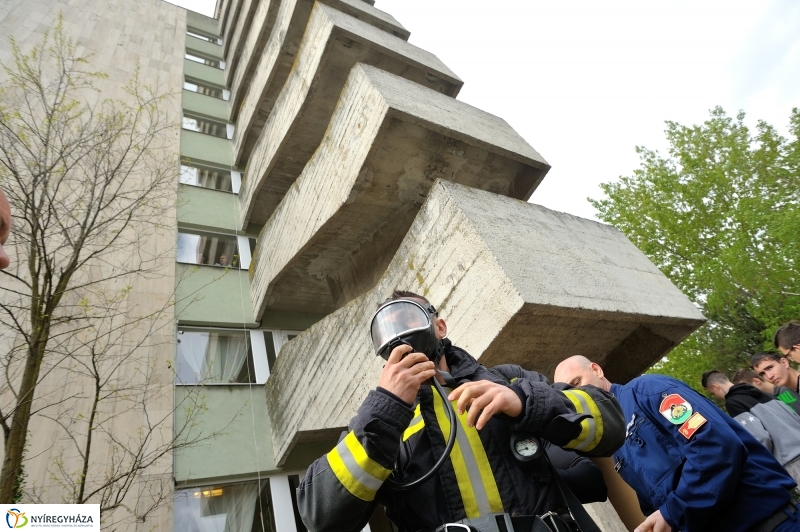 Tűzoltók a magasban