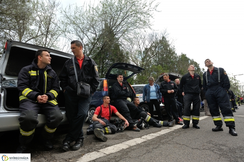 Tűzoltók a magasban