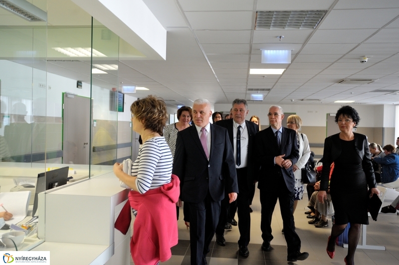 Tömbkórház épületeinek a felszentelése