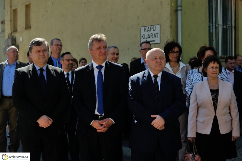 Tömbkórház épületeinek a felszentelése