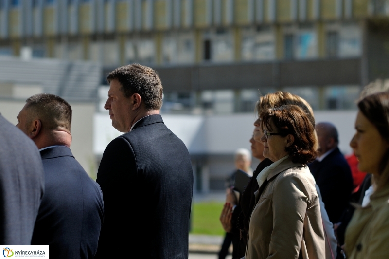 Tömbkórház épületeinek a felszentelése