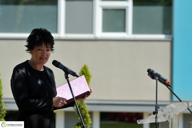 Tömbkórház épületeinek a felszentelése