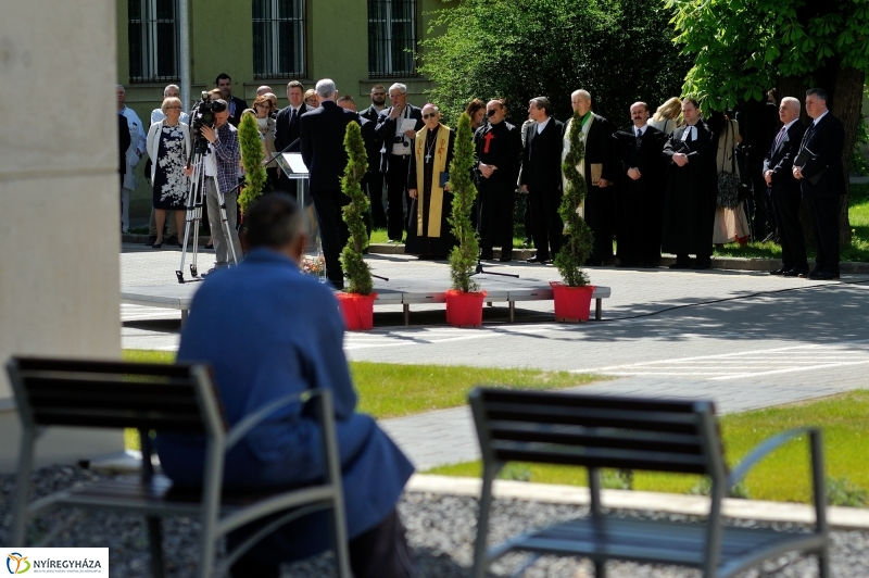 Tömbkórház épületeinek a felszentelése