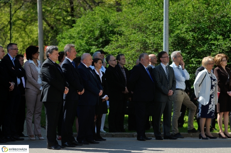 Tömbkórház épületeinek a felszentelése