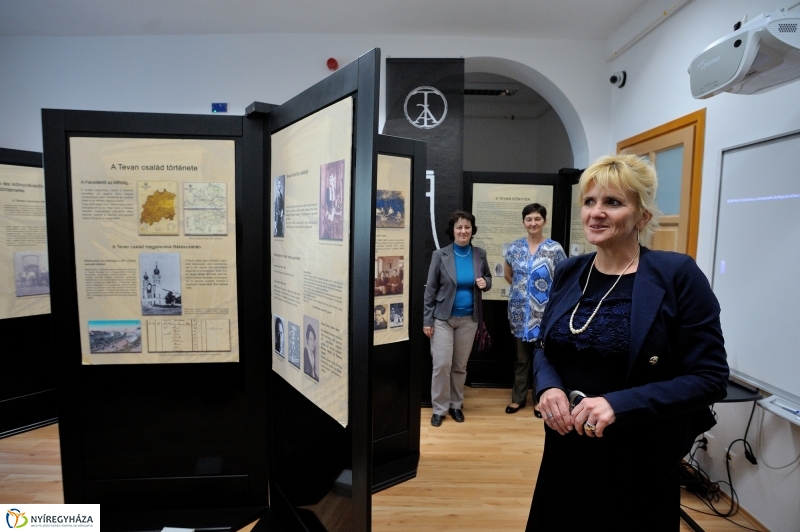 Tevan vándorkiállítás