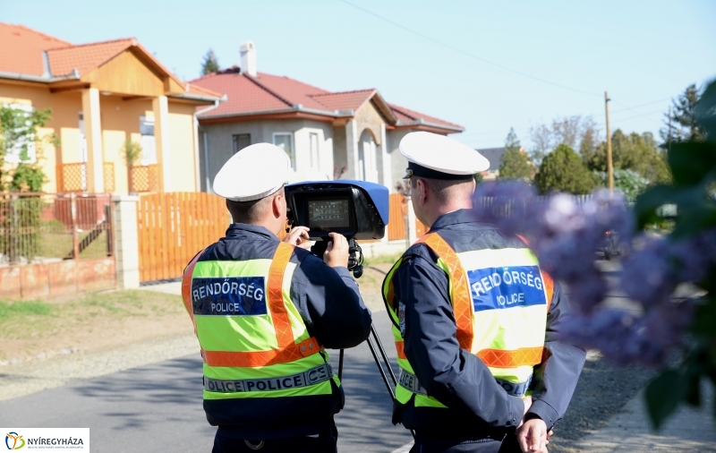 Speedmaraton-trafipaxos ellenőrzés a Kincs utcán