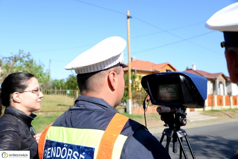 Speedmaraton-trafipaxos ellenőrzés a Kincs utcán