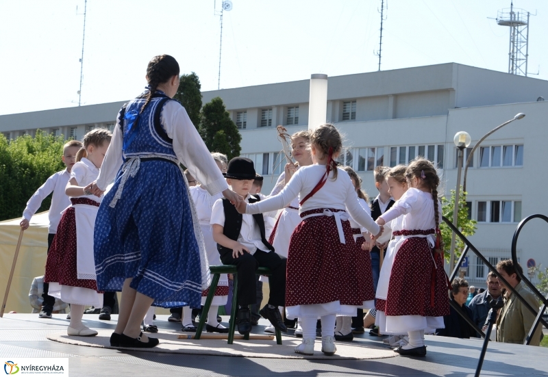 Civil sziget-színpadi produkciók a Helló Nyíregyháza keretében