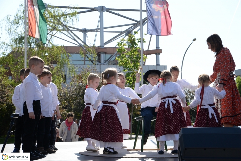 Civil sziget-színpadi produkciók a Helló Nyíregyháza keretében