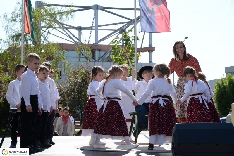 Civil sziget-színpadi produkciók a Helló Nyíregyháza keretében