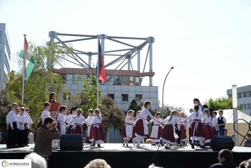 Civil sziget-színpadi produkciók a Helló Nyíregyháza keretében