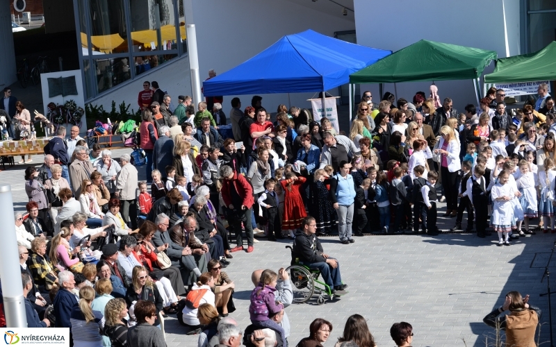 Civil sziget-színpadi produkciók a Helló Nyíregyháza keretében