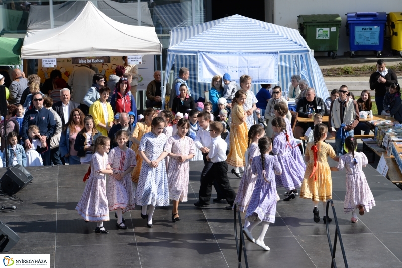 Civil sziget-színpadi produkciók a Helló Nyíregyháza keretében