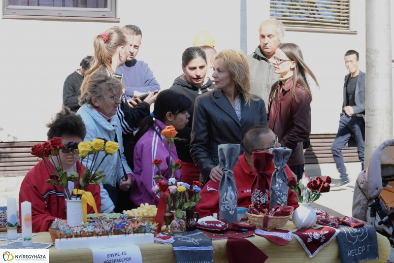 Civil sziget-színpadi produkciók a Helló Nyíregyháza keretében