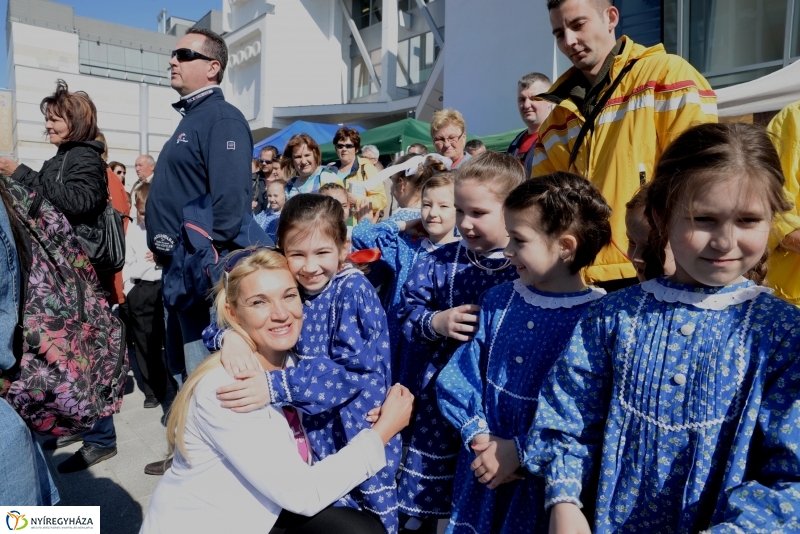 Civil sziget-színpadi produkciók a Helló Nyíregyháza keretében